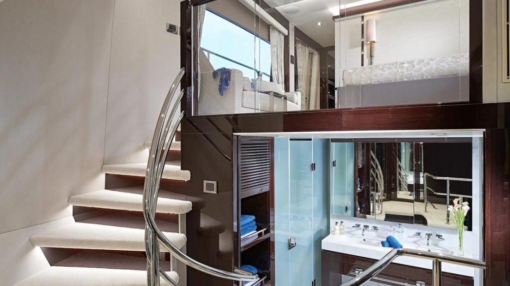 Sunseeker 95 Yacht