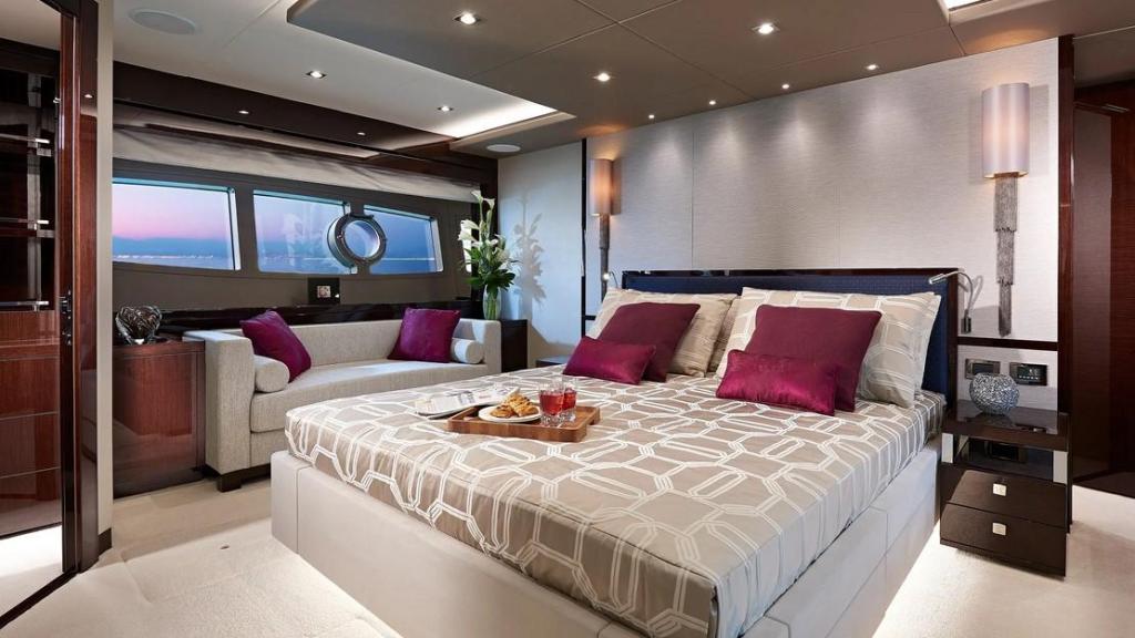 Sunseeker 95 Yacht