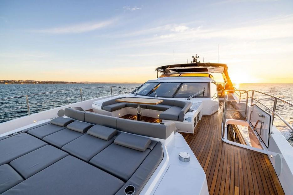 Sunseeker 100 Yacht