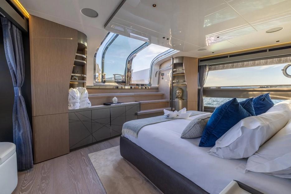 Sunseeker 100 Yacht