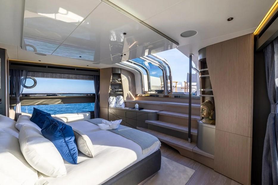 Sunseeker 100 Yacht