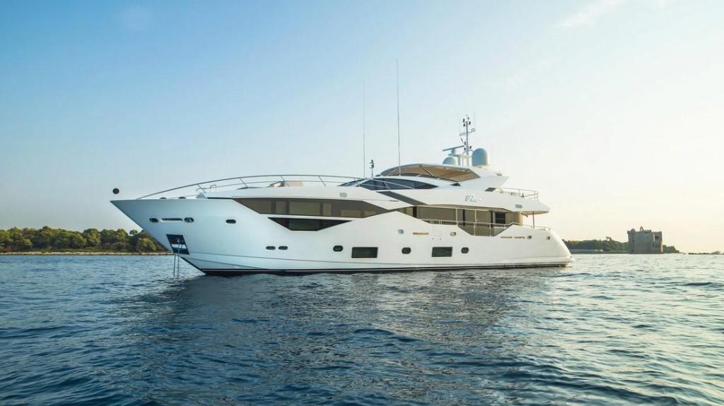 Sunseeker 116 Yacht