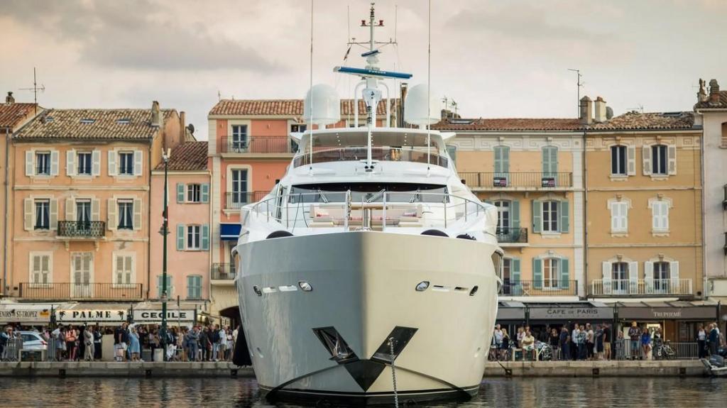 Sunseeker 131 Yacht