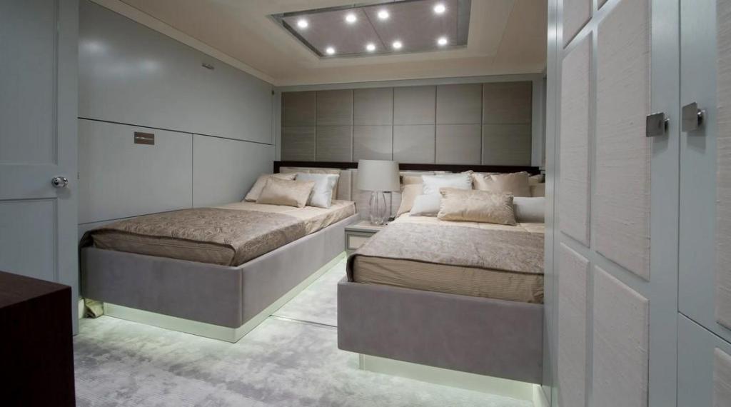 Sunseeker 131 Yacht