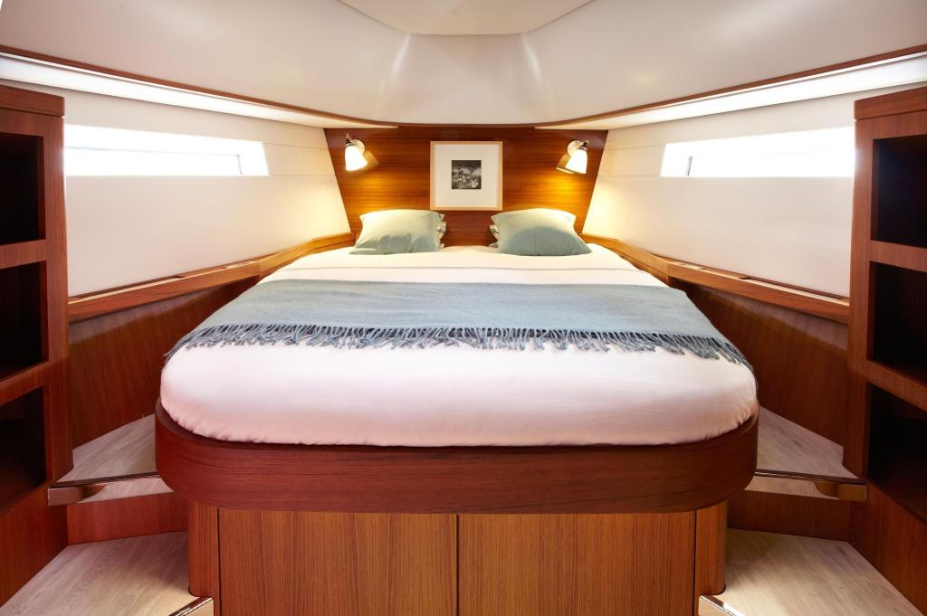 Contest 52MC Flybridge
