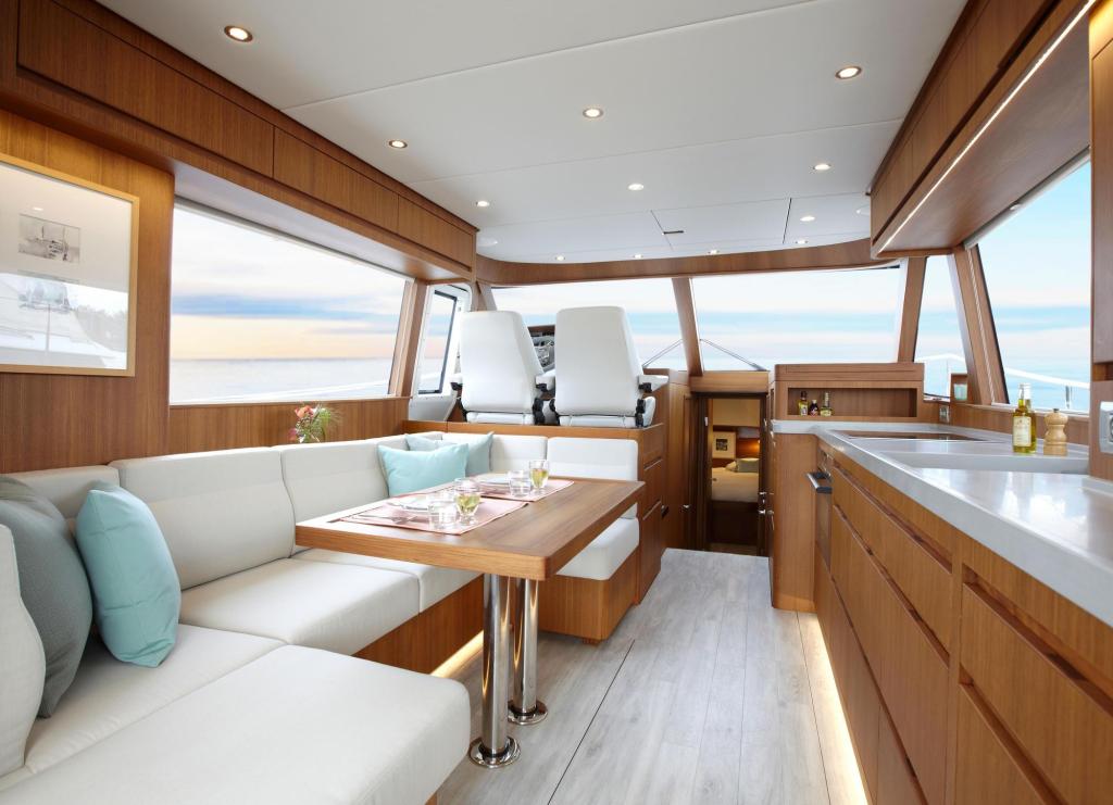 Contest 52MC Flybridge