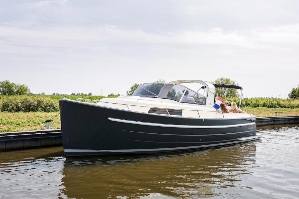 Antaris Seventy 7 Cabin