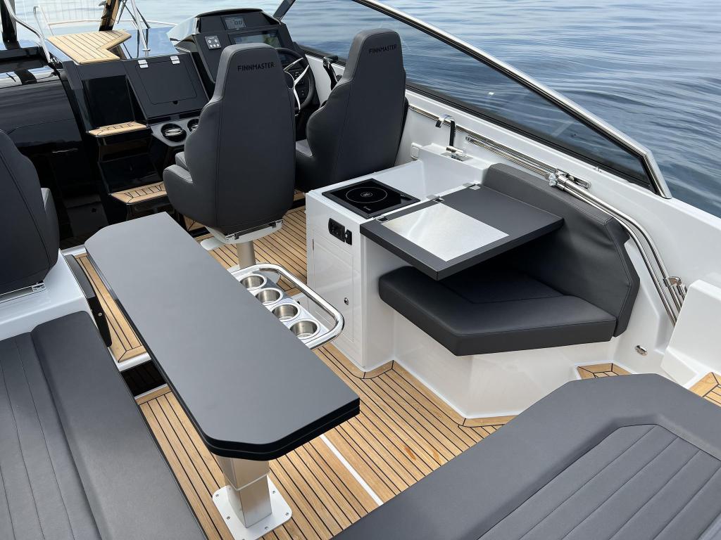 Finnmaster Cruiser Boat T8