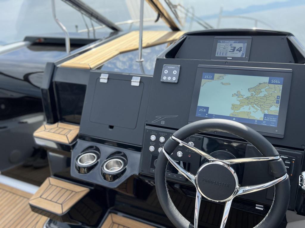 Finnmaster Cruiser Boat T8