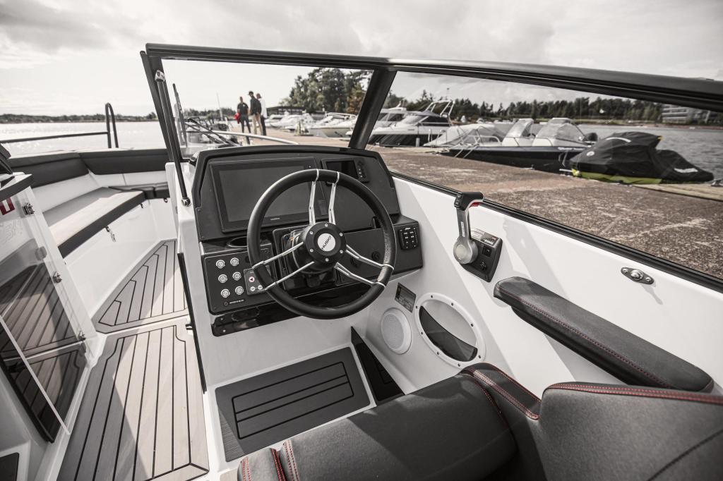 Finnmaster Open Boat Husky R8