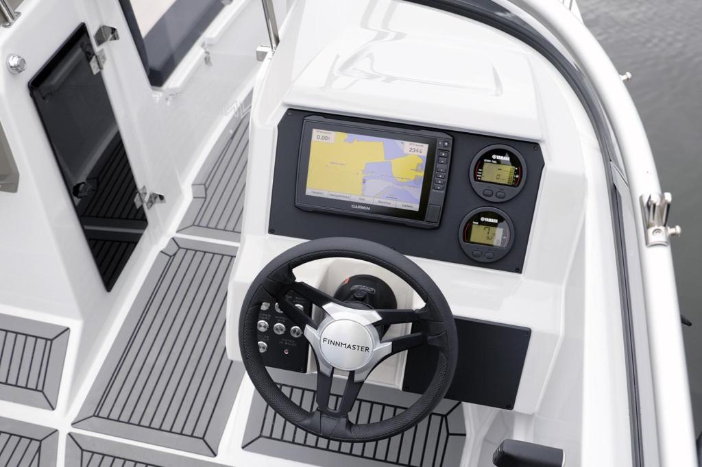 Finnmaster Bow Rider R6