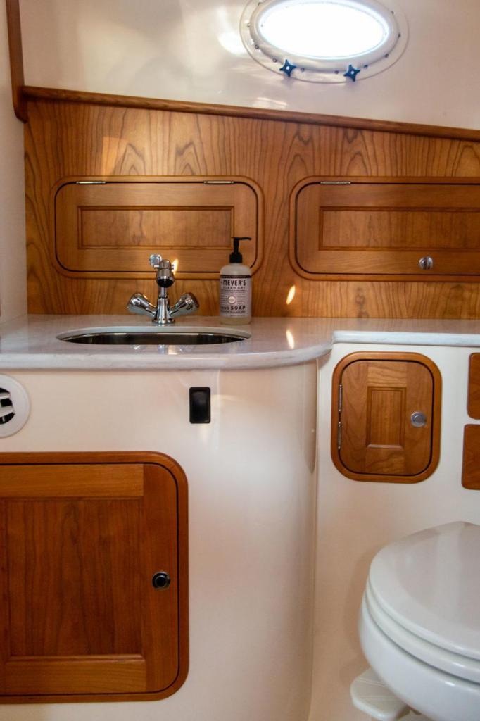 Hinckley 35