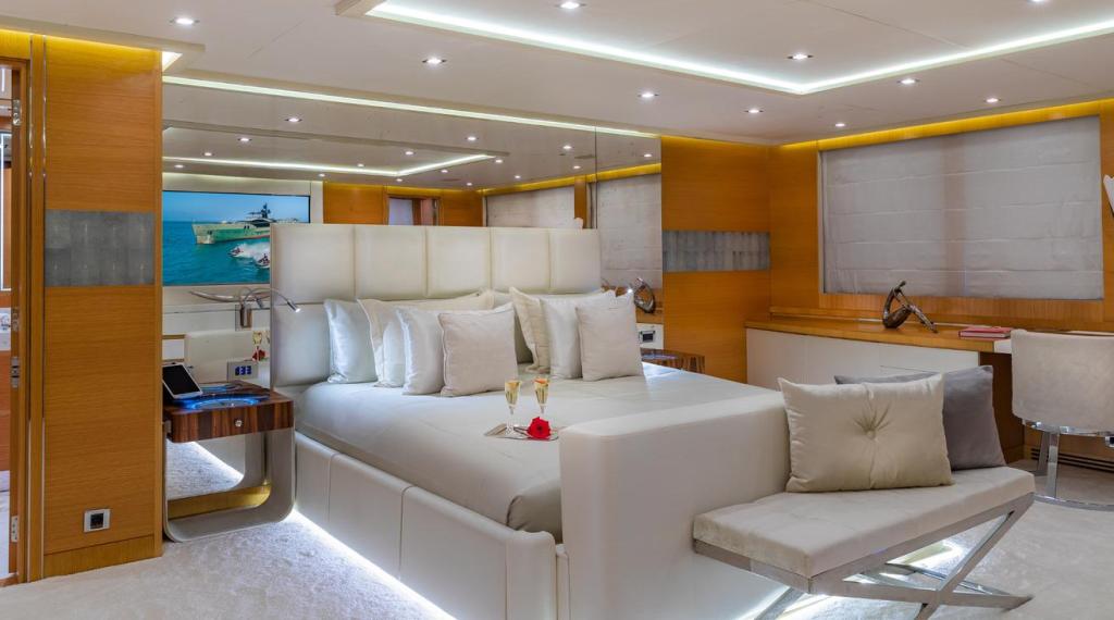 Palmer Johnson Sportyacht 170