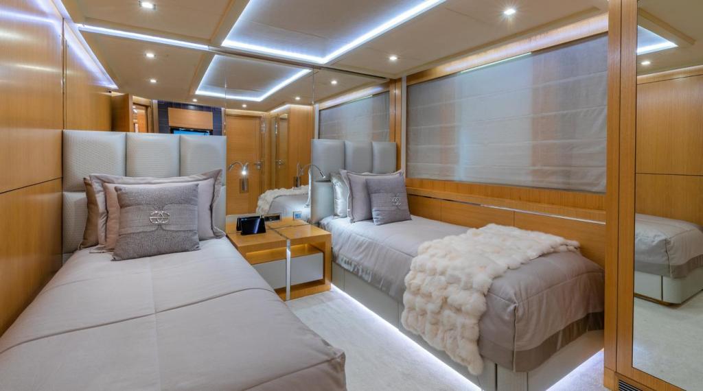 Palmer Johnson Sportyacht 170