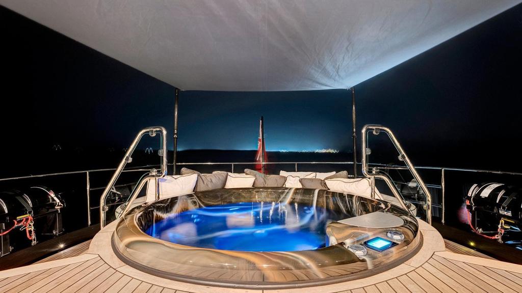 Palmer Johnson Sportyacht 150