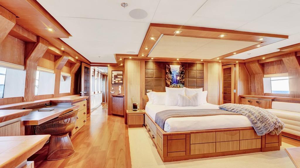 Palmer Johnson Sportyacht 150