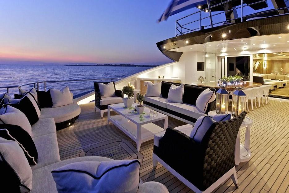 Palmer Johnson Sportyacht 135