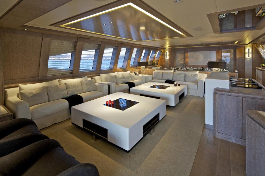 Palmer Johnson Sportyacht 135