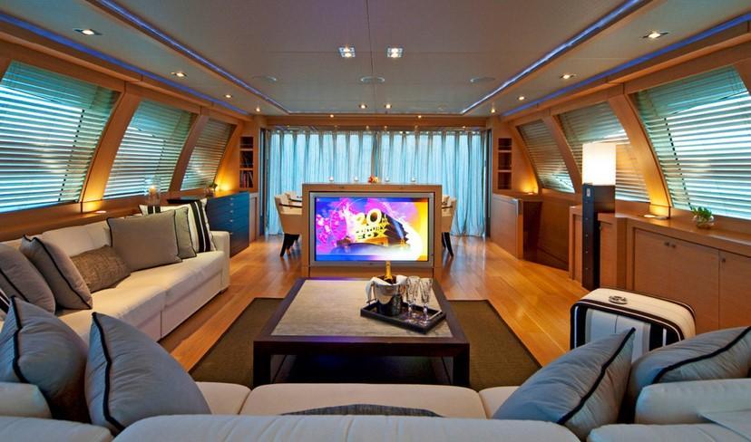 Palmer Johnson Sportyacht 120