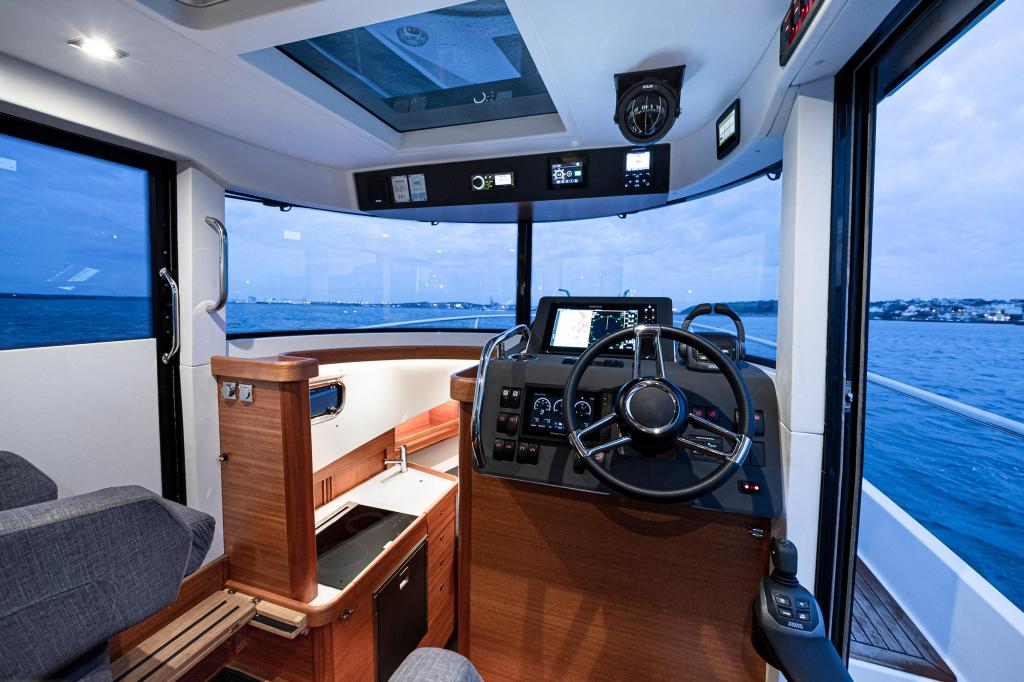 Paragon 31 Flybridge