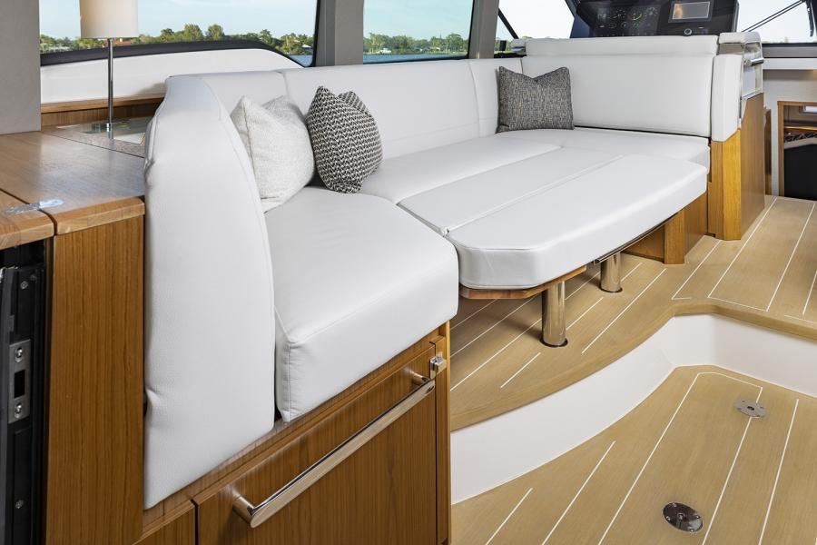 Tiara EX 54