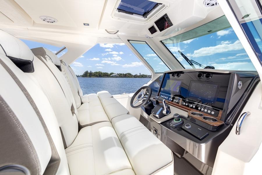 Tiara 34 LS