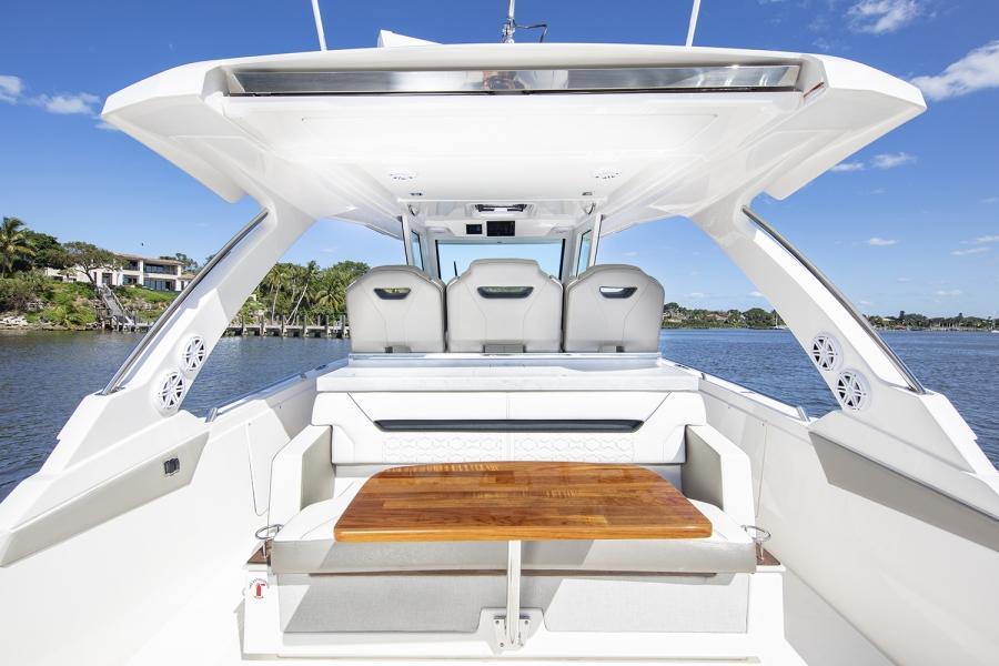 Tiara 34 LS