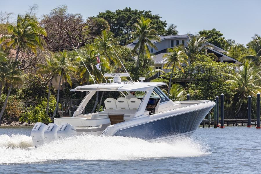 Tiara 38 LS