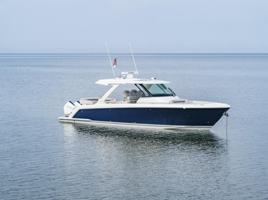 Tiara 38 LS