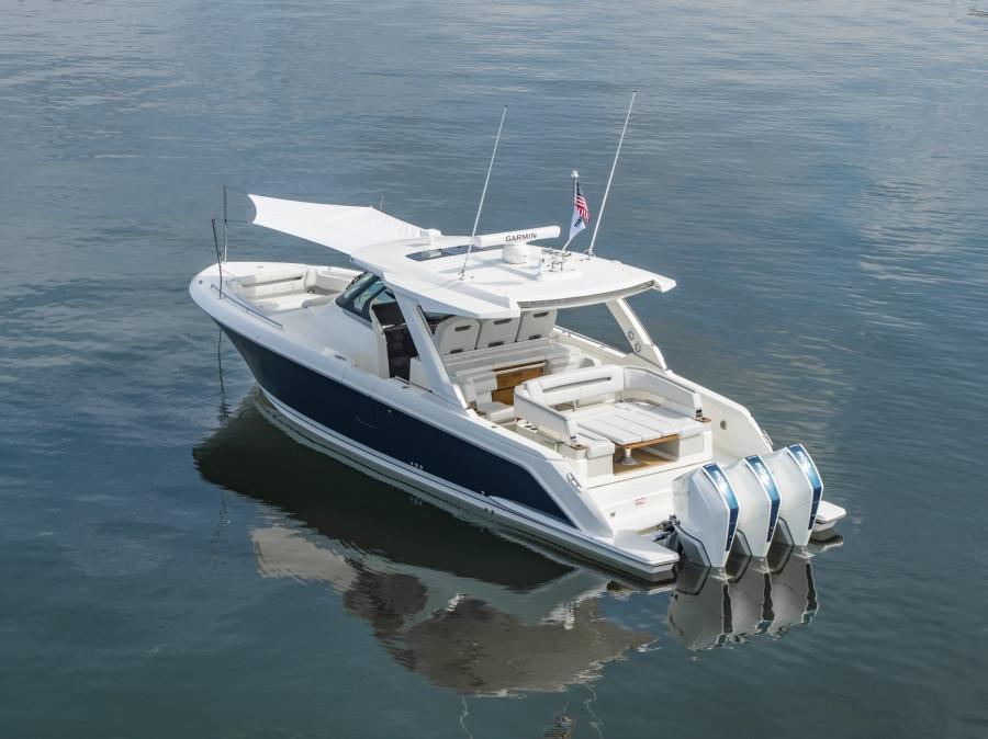 Tiara 38 LS