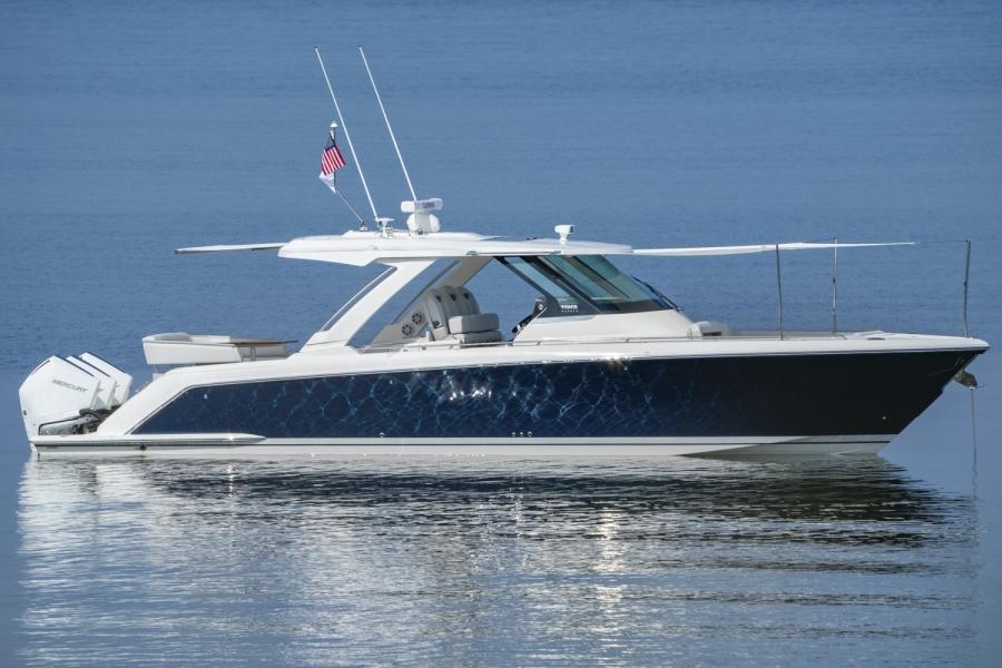 Tiara 38 LS