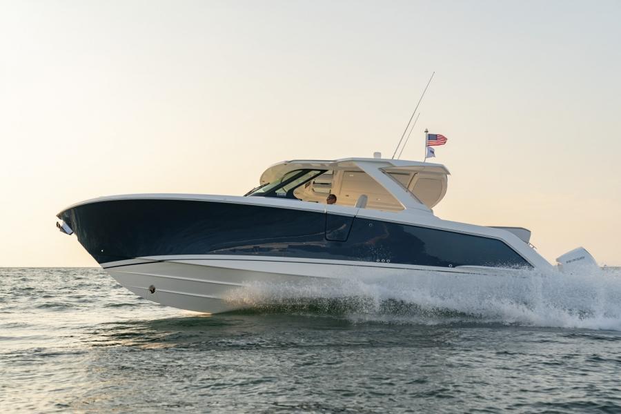 Tiara 38 LS