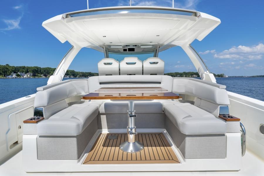 Tiara 38 LS