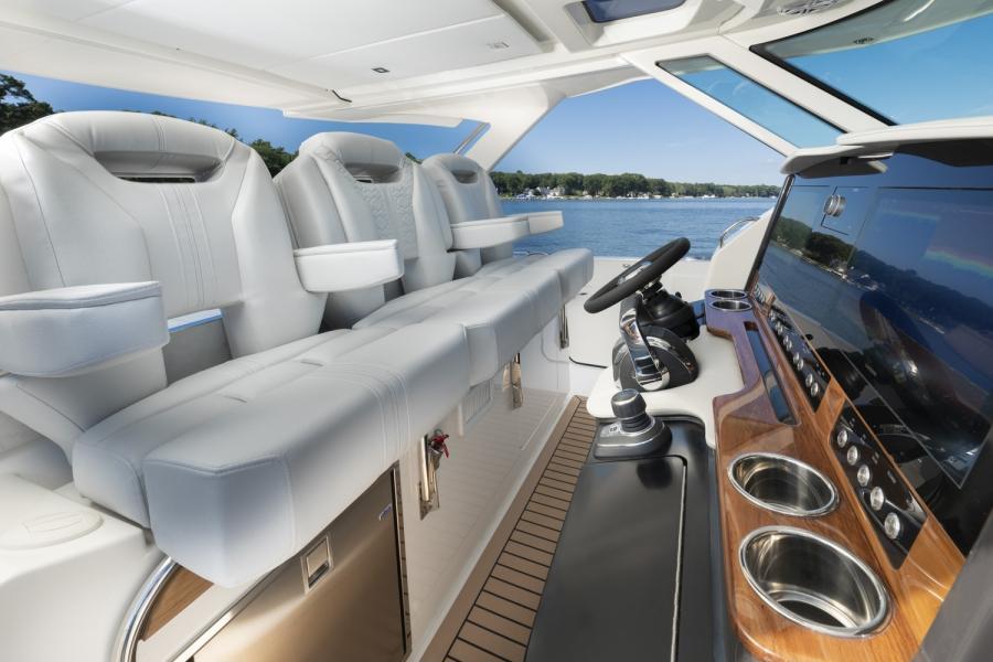 Tiara 38 LS