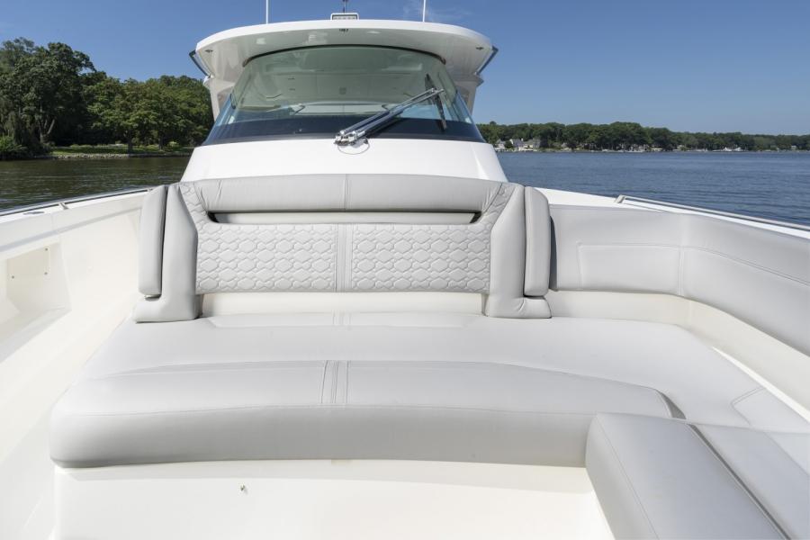 Tiara 38 LS