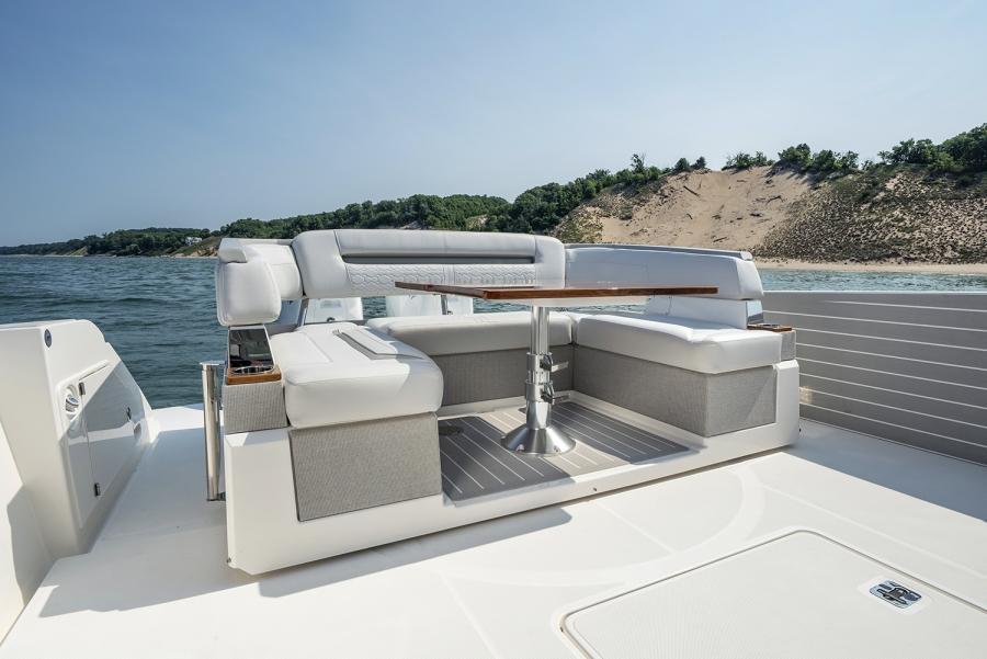 Tiara 43 LS