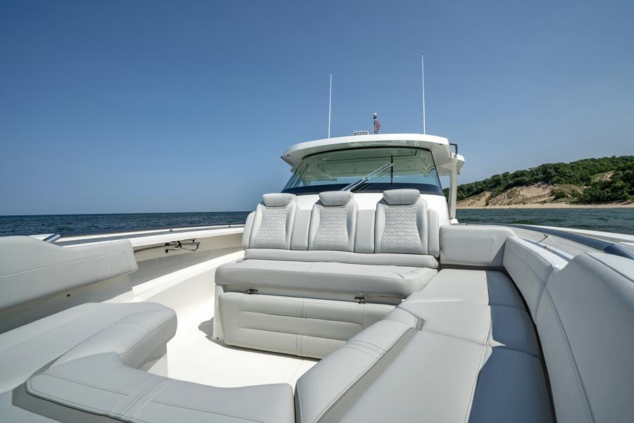 Tiara 43 LS