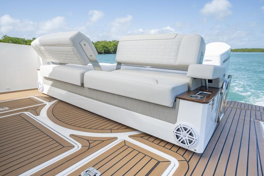Tiara 48 LS
