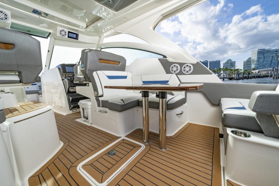 Tiara 34 LX