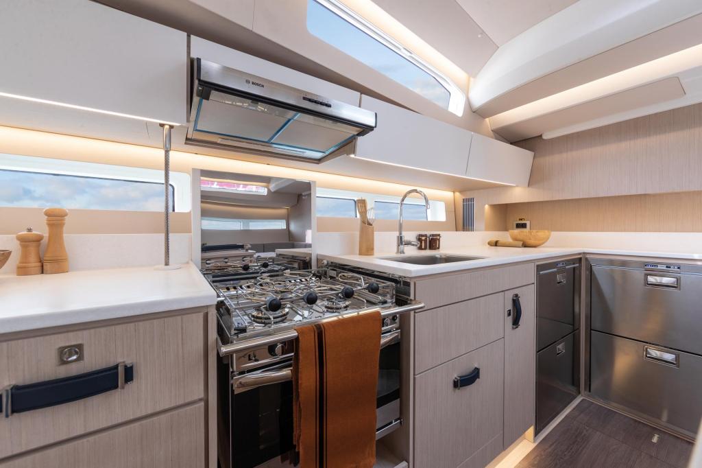 Jeanneau Yachts 55