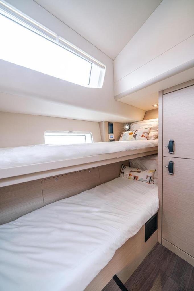 Jeanneau Yachts 65