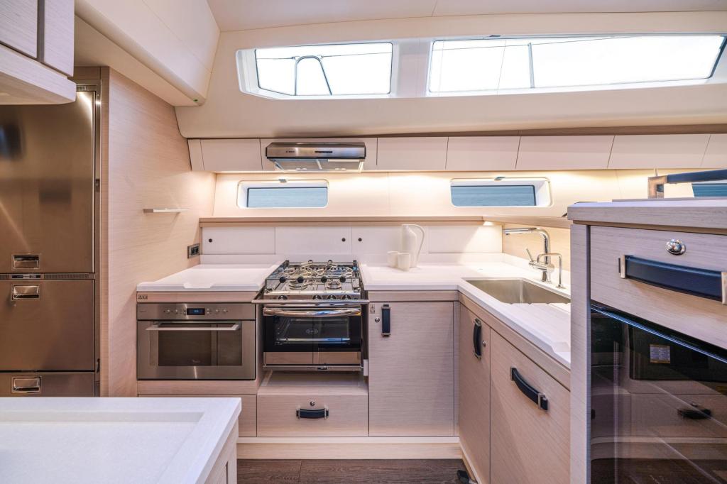 Jeanneau Yachts 65