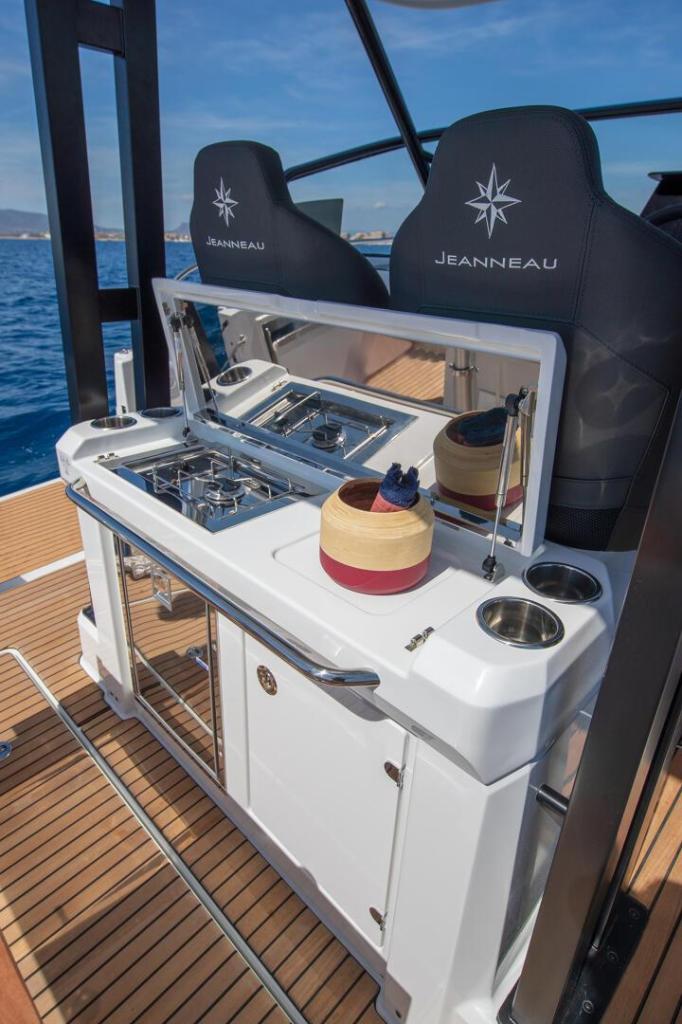 Jeanneau Cap Camarat 9.0 WA S2