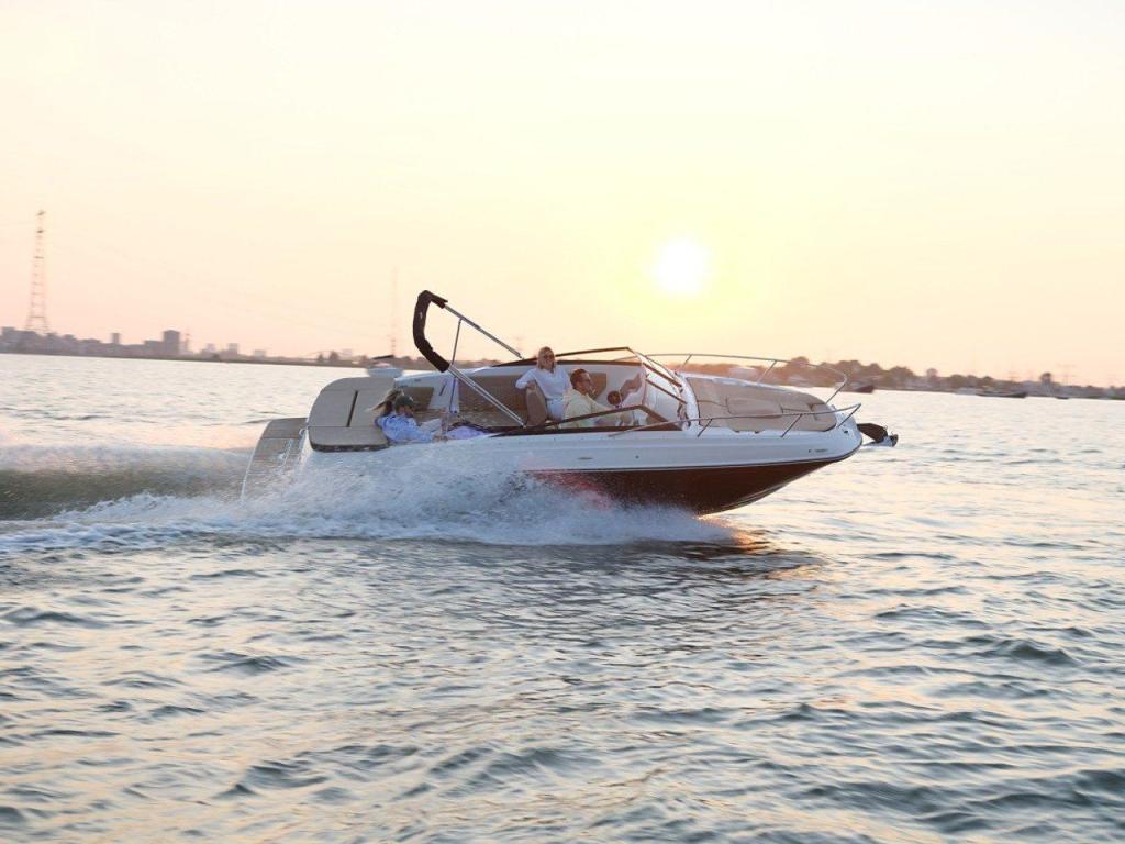 Sea Ray Sun Sport 230