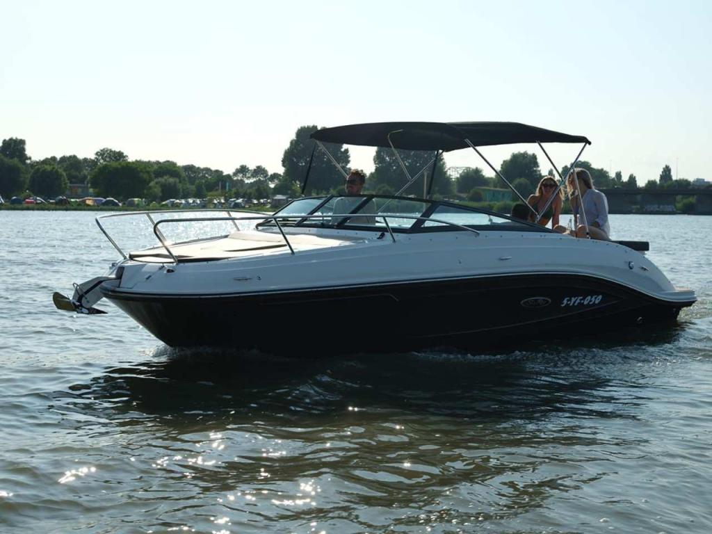 Sea Ray Sun Sport 230