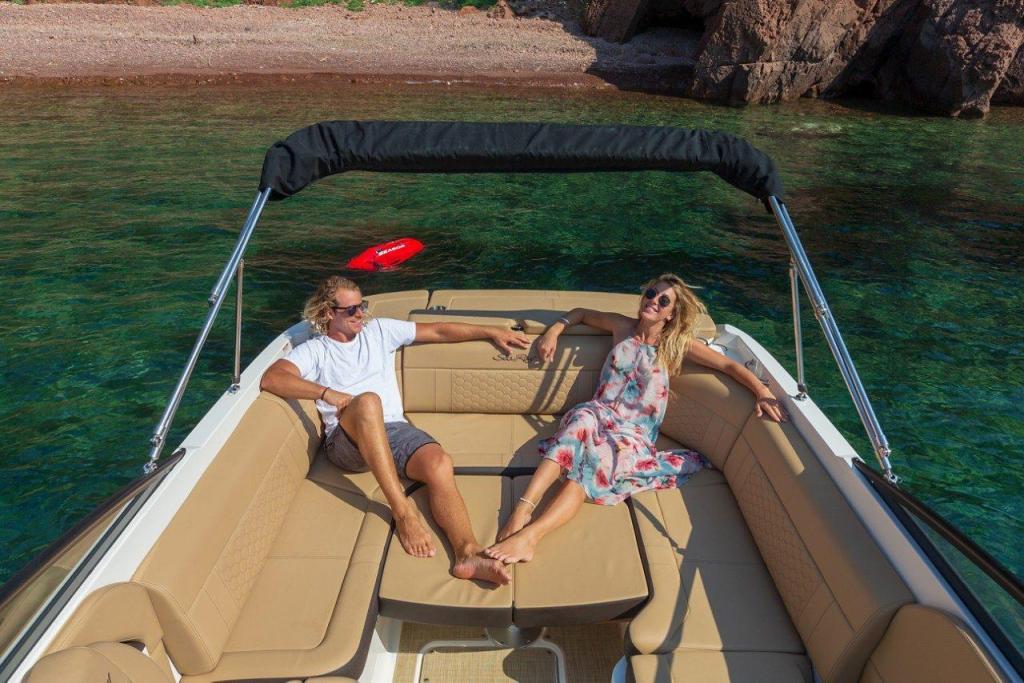 Sea Ray Sun Sport 250