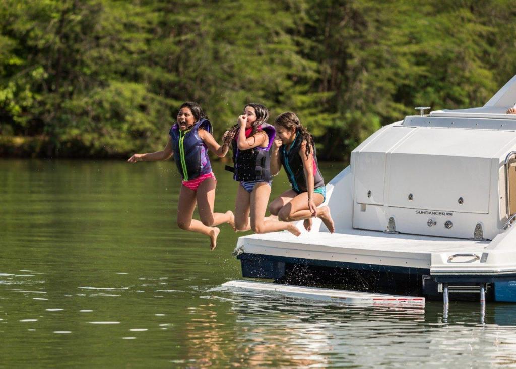 Sea Ray Sundancer 320