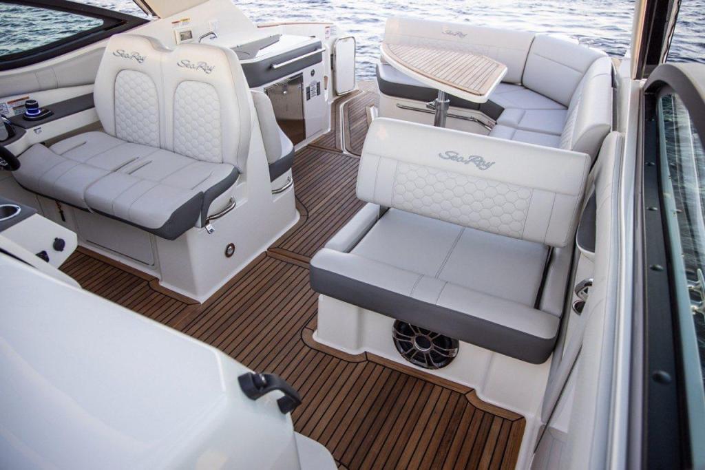 Sea Ray Sundancer 320 Outboard