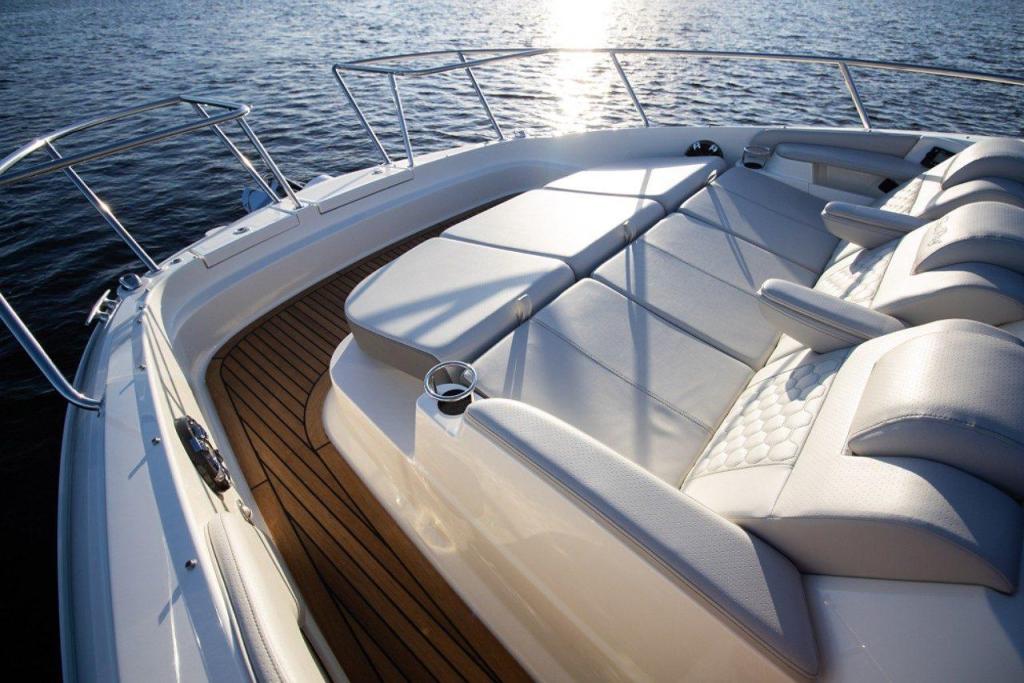 Sea Ray Sundancer 320 Outboard