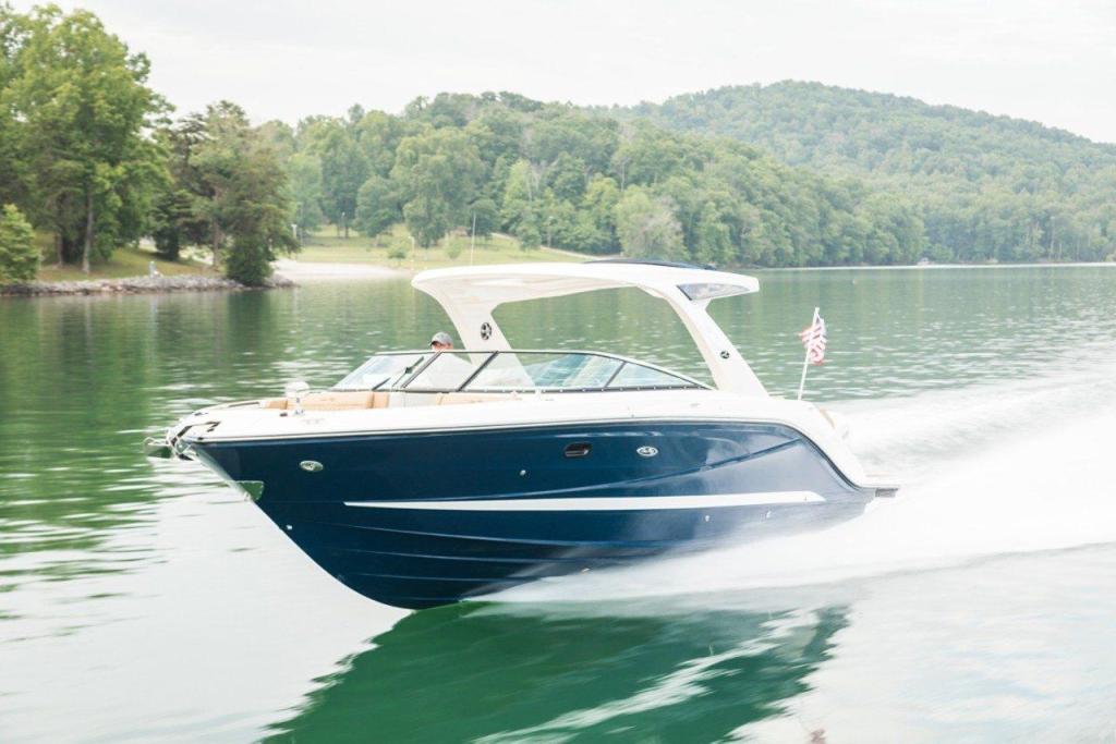 Sea Ray SLX 310 Outboard